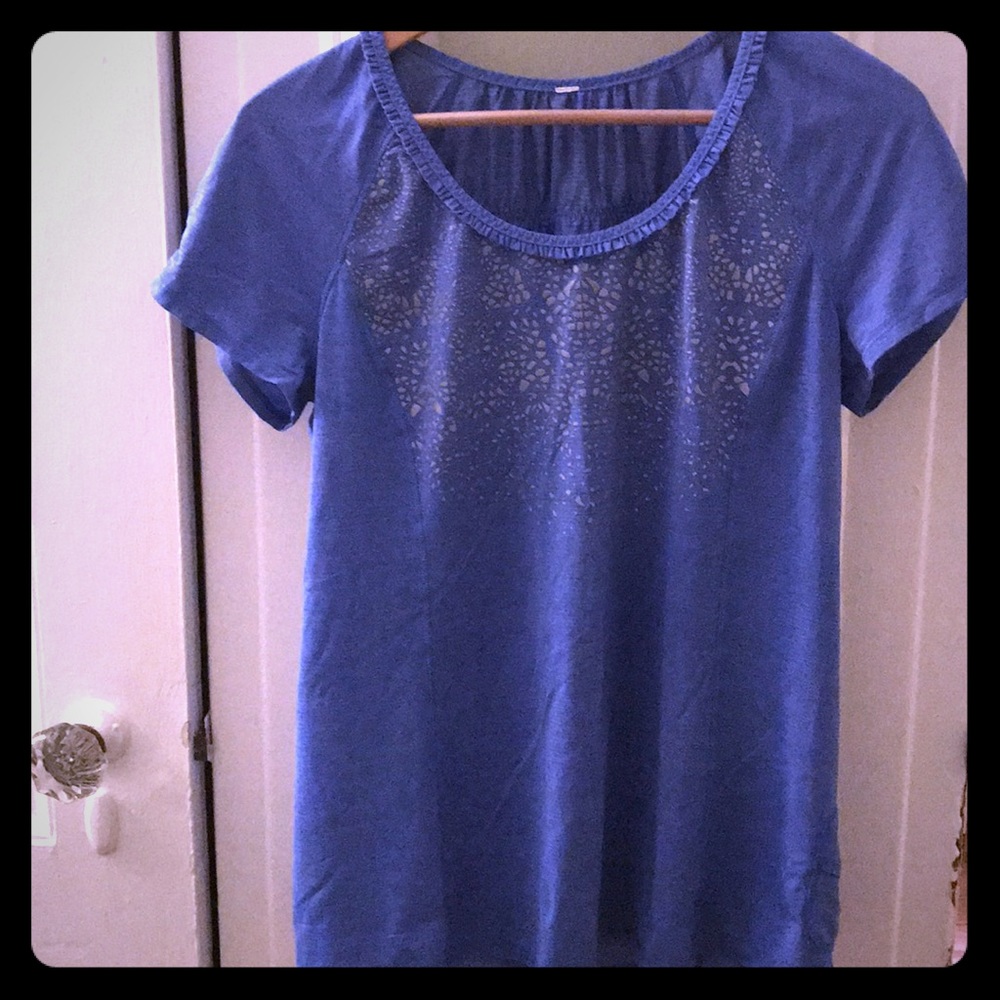 Lululemon reflective T-shirt